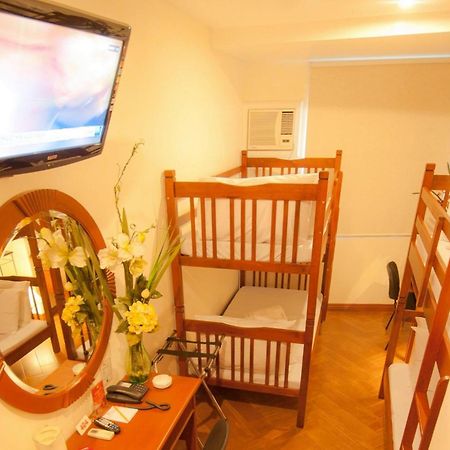 Townhouse Oak Avitel Hotel Near Osmena Highway, Pnr Pasay Station, Metro Manila Makati City Exterior foto