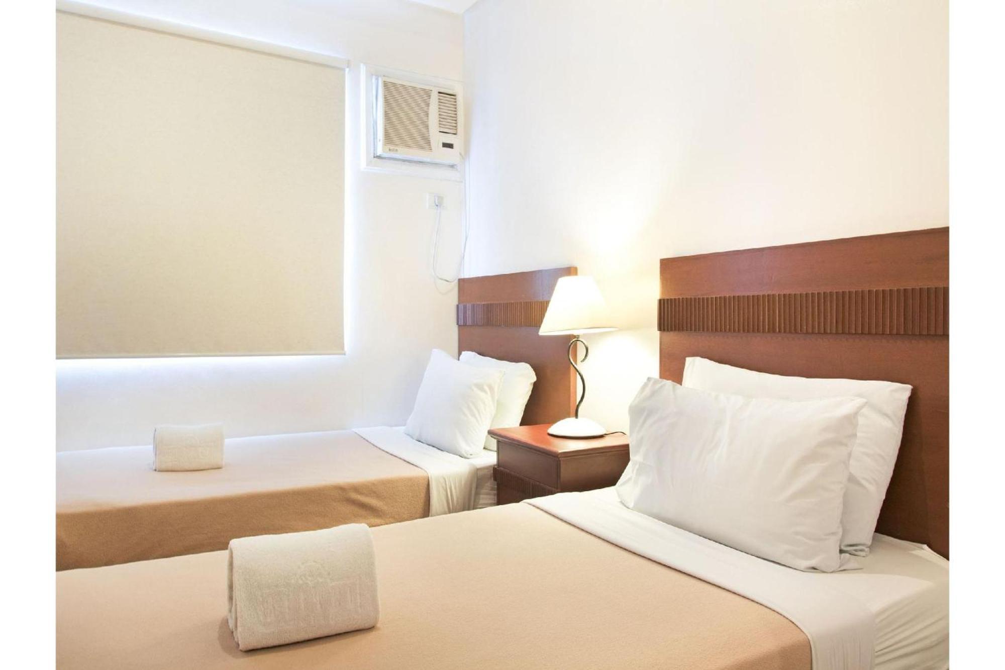 Townhouse Oak Avitel Hotel Near Osmena Highway, Pnr Pasay Station, Metro Manila Makati City Exterior foto
