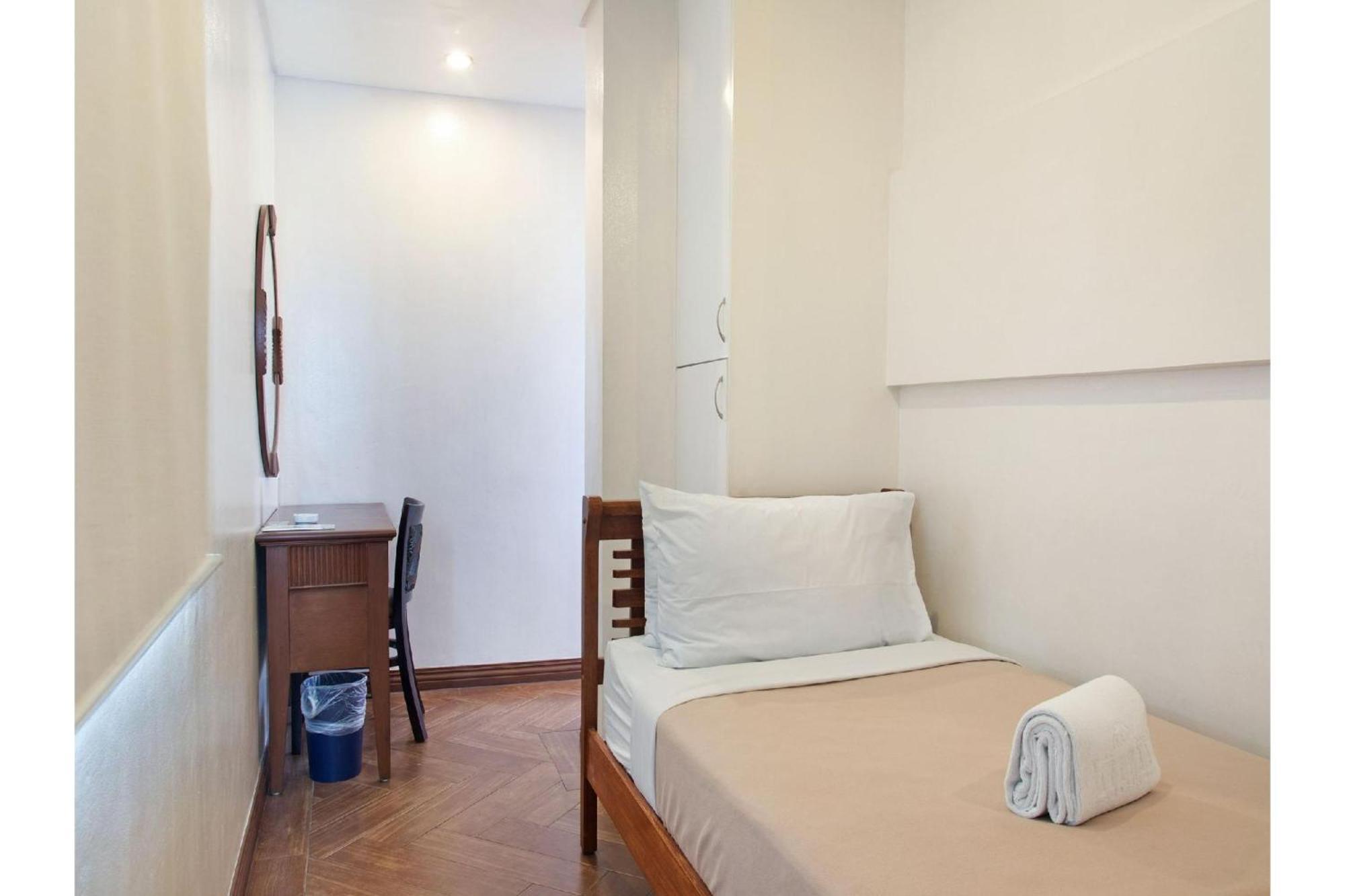 Townhouse Oak Avitel Hotel Near Osmena Highway, Pnr Pasay Station, Metro Manila Makati City Exterior foto