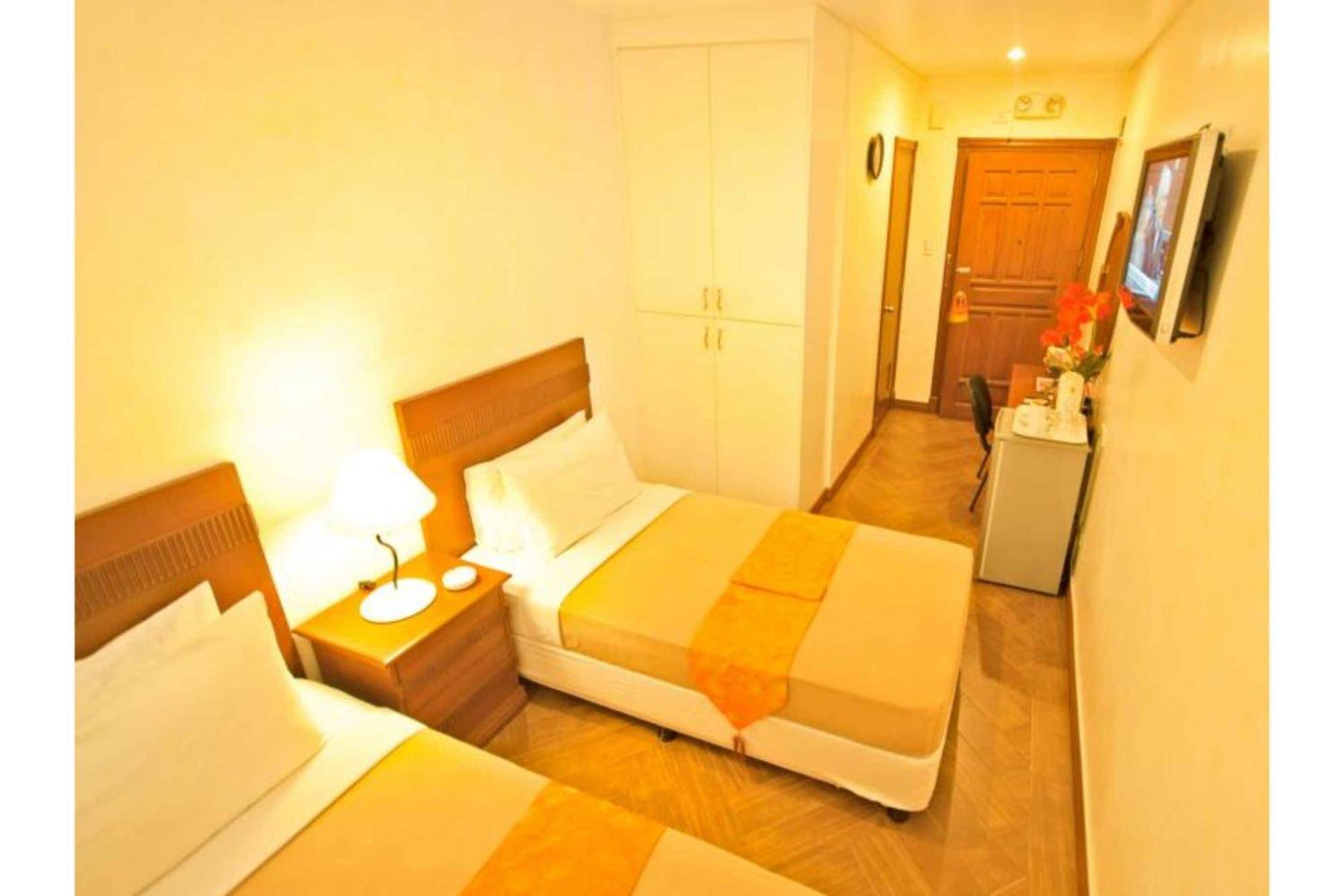 Townhouse Oak Avitel Hotel Near Osmena Highway, Pnr Pasay Station, Metro Manila Makati City Exterior foto